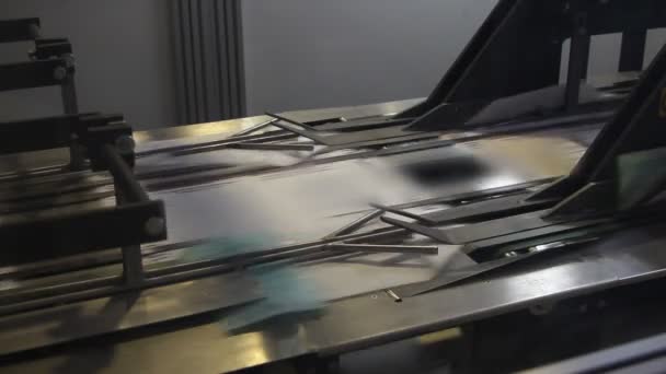 Print press typography machine in work — Wideo stockowe