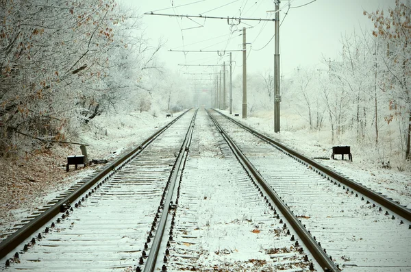 Ferrocarril urbano en el día de invierno — Foto de Stock