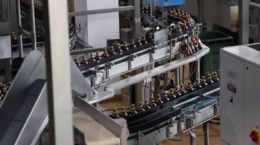 taşıyıcı veya su şişeleme makine plastik su şişeleri