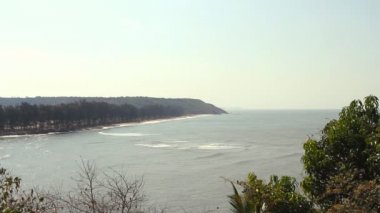 kumlu plaj çok dokunaklı dalgalar