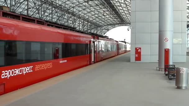 Treno Aeroexpress nel terminal Sheremetyevo — Video Stock