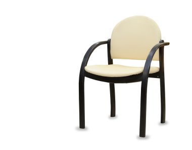 Bej deriden modern ofis koltuğu. İzole edilmiş