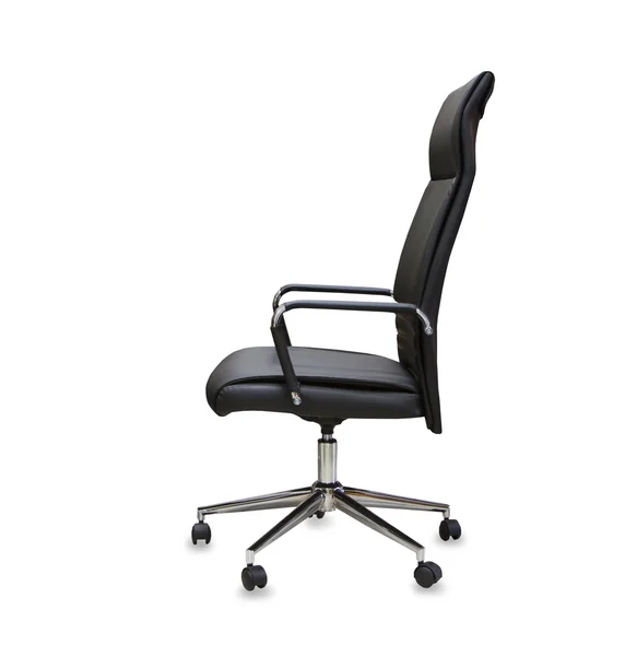 La silla de oficina de cuero negro. Aislado — Foto de Stock