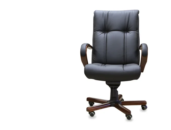 Сучасне офісне крісло з чорної шкіри. Ізольовані — стокове фото