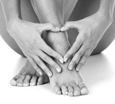 Kadınlar bacaklarını sever.