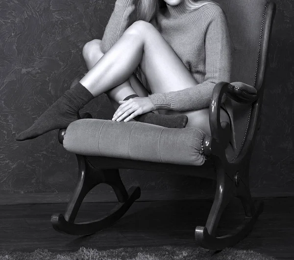 Sexy Woman Long Slim Legs Sitting Rocking Chair — Stock Photo, Image