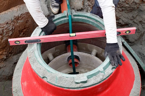 Kanalizasyon Sistemi Için Yeraltı Tankı Kurulumu — Stok fotoğraf