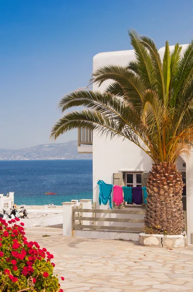 Uma típica casa privada na ilha do Mediterrâneo — Fotografia de Stock