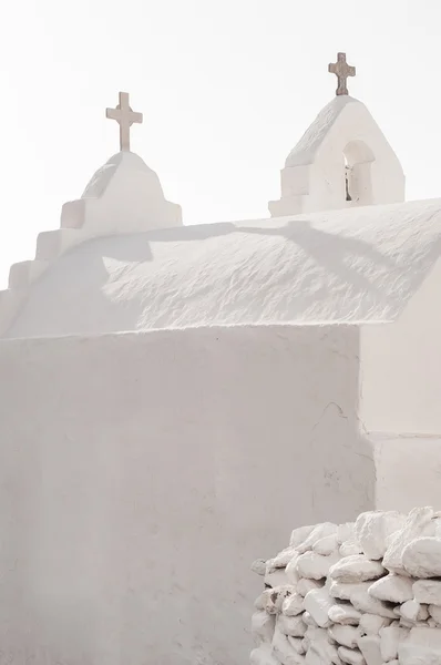 Old Paraportiani 14 century church - the most famous and popular — Stock Photo, Image