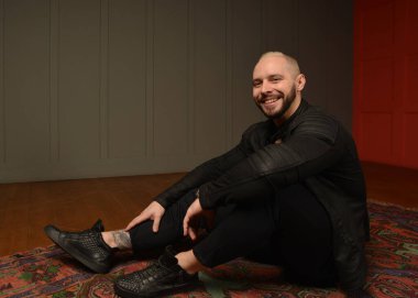 Stüdyoda fitness erkek modeli