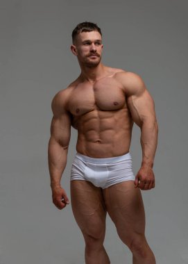 Stüdyoda fitness erkek modeli