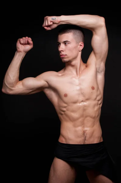 Musculoso Modelo Masculino Posando Estudio — Foto de Stock