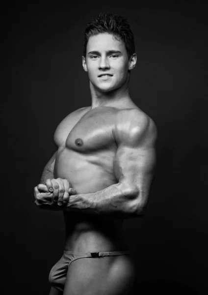 Modèle Masculin Musclé Posant Studio — Photo