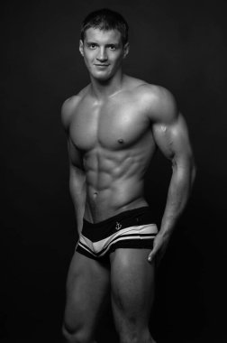 Stüdyoda fitness erkek modeli