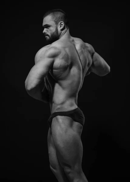 Musculado Modelo Masculino Mostrando Suas Costas — Fotografia de Stock