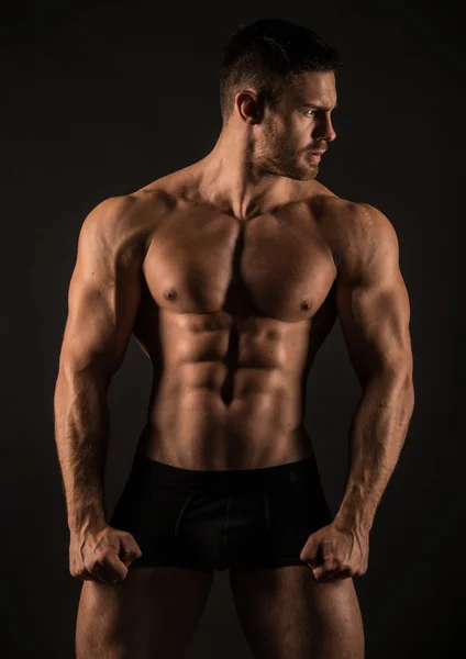 iyi görünümlü erkek modeli