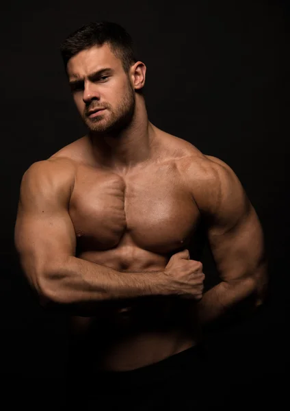 iyi görünümlü erkek modeli