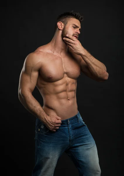 iyi görünümlü erkek modeli