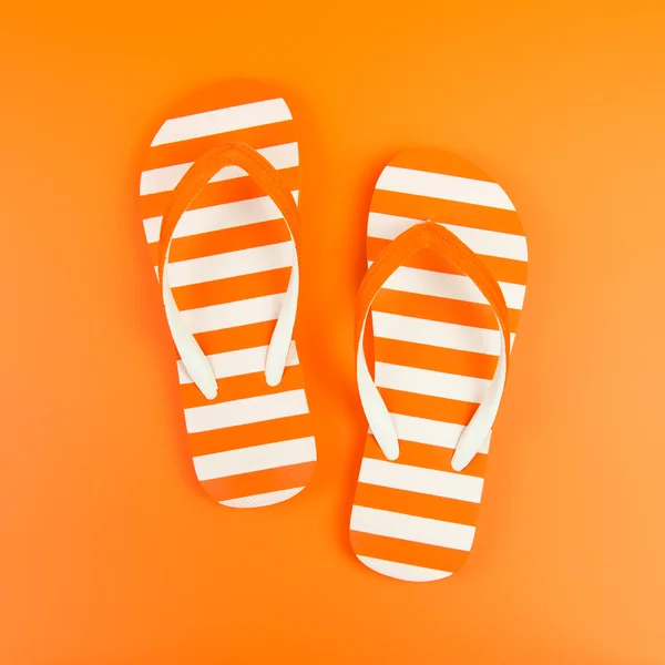 Oranje gestreepte sandaal — Stockfoto