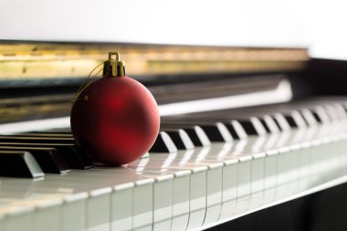 Noel melodi piyano ile