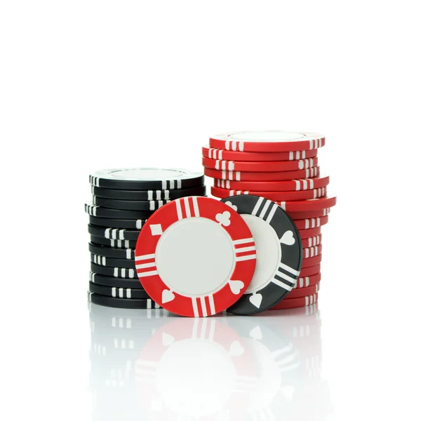 Fichas de casino preto e vermelho — Fotografia de Stock