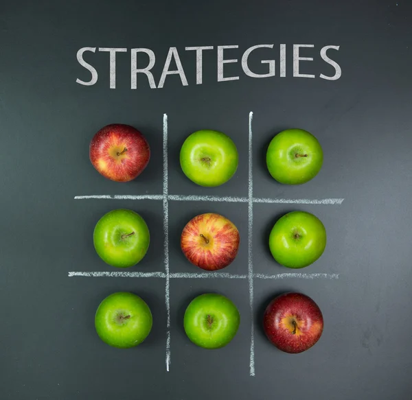 Strategieën concept met tic tac toe game — Stockfoto