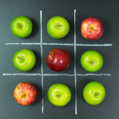 Tic tac toe oyunu ile elma