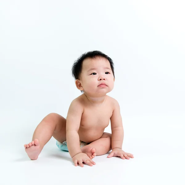 亚洲婴儿坐起来 — 图库照片