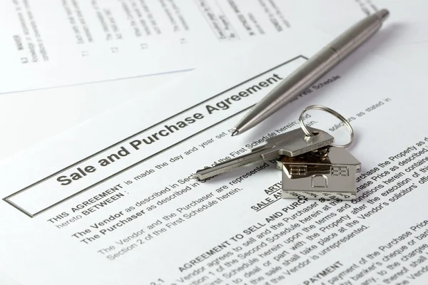 Sale and purchase agreement — Stock Photo, Image