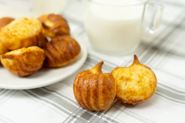 Pão de queijo brasileiro ou pao de queijo — Fotografia de Stock