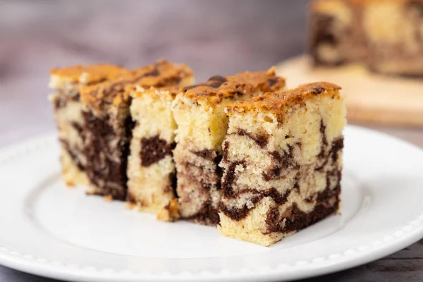 Bolo de libra de chocolate de mármore — Fotografia de Stock