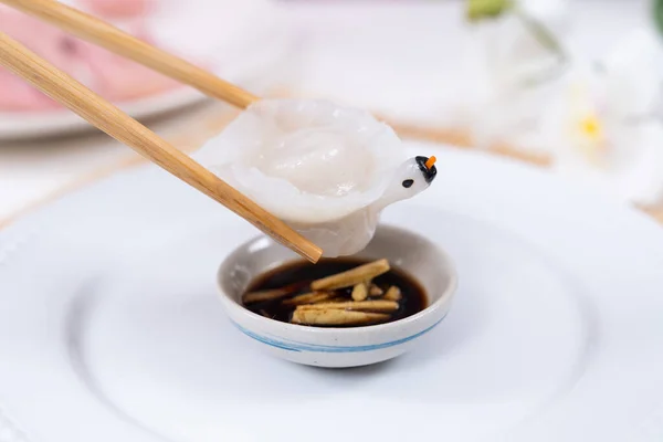 Chinese Har Gao Dim Sum dumplings in the shape of a swan — Stock Photo, Image