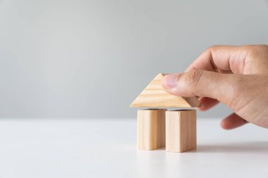 Emlak endüstrisi için ahşap ev bloğu