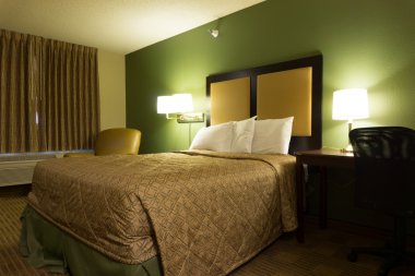 otel yatak odası