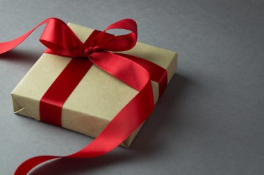Rustik hediye kutu kırmızı kurdele ile