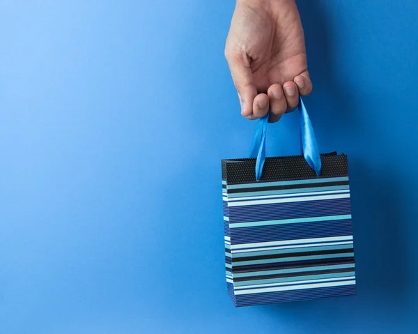Bolsa de regalo de rayas azules —  Fotos de Stock