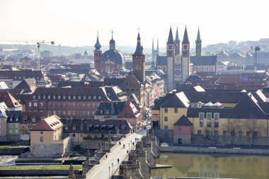 Wurzburg, Almanya - 24 Nisan 2013: Wurzburg, Almanya 'nın tarihi merkezi.