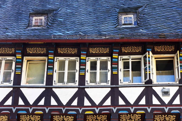 Fachada Decorada Antiga Casa Medieval Meia Madeira Goslar Alemanha Telhado — Fotografia de Stock