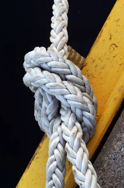 Closeup Mooring Rope Knot — Stock Photo, Image