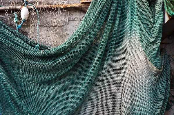 Green Fishing Net Hanging Wall Drying — Stock Photo, Image