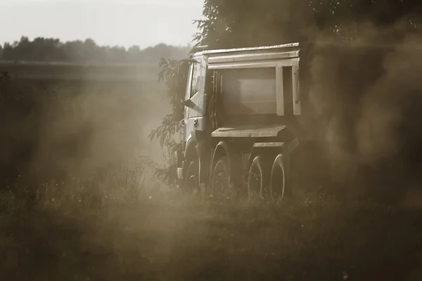 Camion de construction routière — Photo