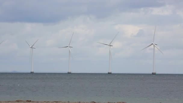 Windkanäle vor der Küste — Stockvideo