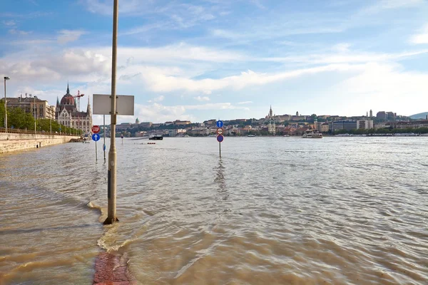 Flooded street in Budapest — Stock Photo, Image