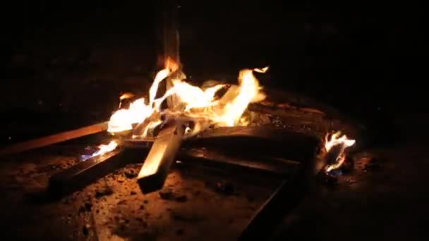 Chaise en feu — Video