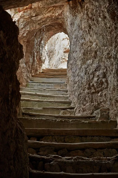 Tunnel in steen — Stockfoto