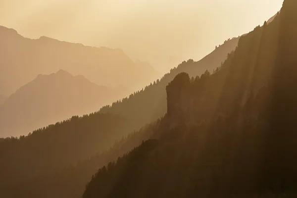 Sommerlandschaft der Dolomiten — Stockfoto