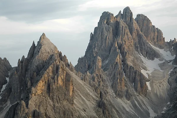 Dolomitas falésias da montanha — Fotografia de Stock