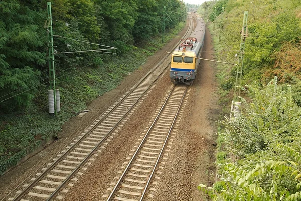 Railway line with train — Stock Photo, Image