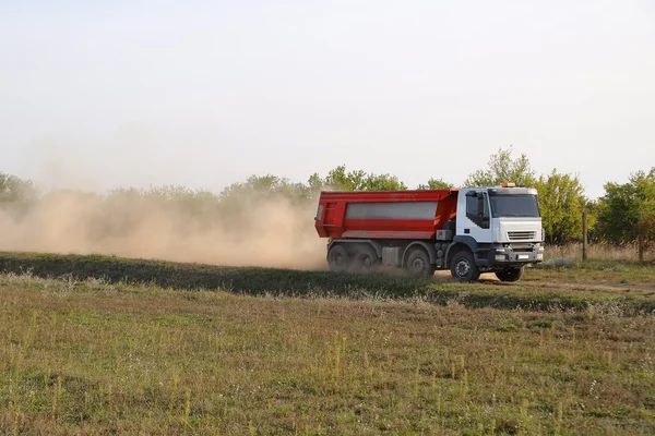 Вантажівка дорожнього будівництва — стокове фото