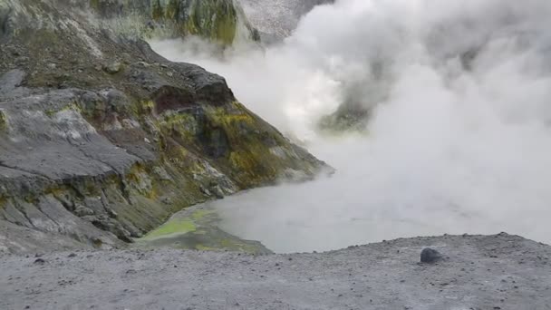 Lago da cratera vulcânica — Vídeo de Stock